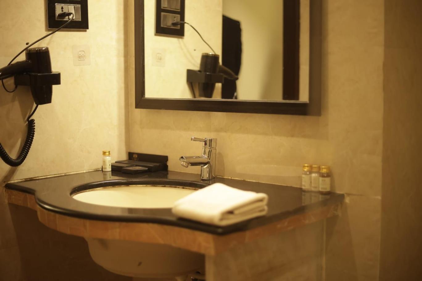 Shahpura Barliyas House Hotel อุเดเปอร์ ภายนอก รูปภาพ